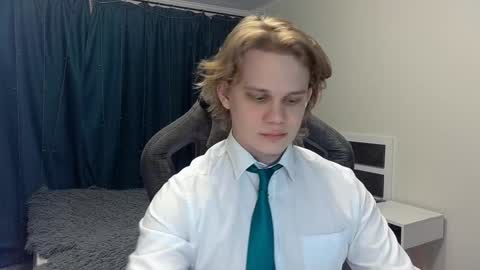 Snapshot of meow_mickey chatting on 22, 12, 2024 Mickey online show from 22, 12, 2024