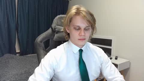 Snapshot of meow_mickey chatting on 23, 12, 2024 Mickey online show from 23, 12, 2024