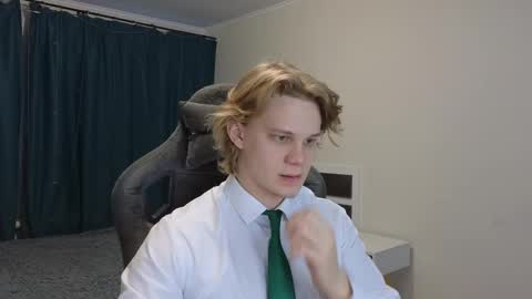 Snapshot of meow_mickey chatting on 30, 12, 2024 Mickey online show from 30, 12, 2024