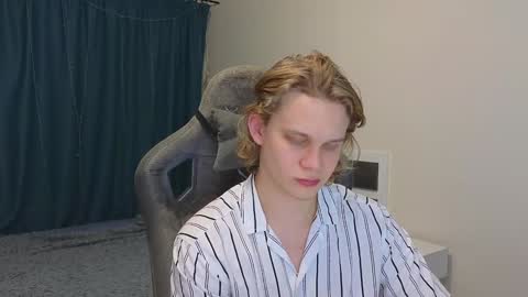 Snapshot of meow_mickey chatting on 14, 1, 2025 Mickey online show from 14, 1, 2025