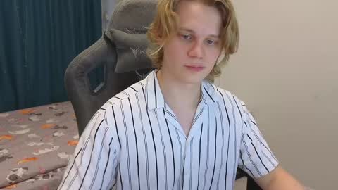 Snapshot of meow_mickey chatting on 18, 1, 2025 Mickey online show from 18, 1, 2025