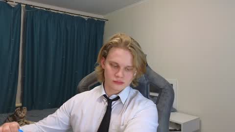 Snapshot of meow_mickey chatting on 5, 2, 2025 Mickey online show from 5, 2, 2025