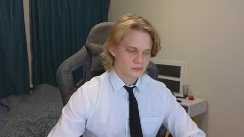 Snapshot of meow_mickey chatting on 7, 2, 2025 Mickey online show from 7, 2, 2025