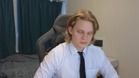 Snapshot of meow_mickey chatting on 8, 2, 2025 Mickey online show from 8, 2, 2025