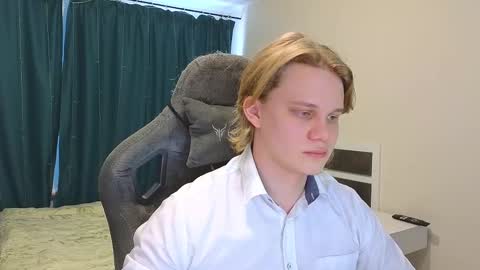 Snapshot of meow_mickey chatting on 21, 2, 2025 Mickey online show from 21, 2, 2025