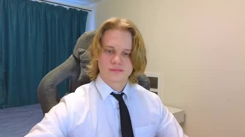 Snapshot of meow_mickey chatting on 6, 3, 2025 Mickey online show from 6, 3, 2025