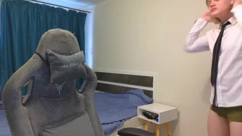 Snapshot of meow_mickey chatting on 7, 3, 2025 Mickey online show from 7, 3, 2025