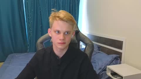 Snapshot of meow_mickey chatting on 15, 9, 2025 Mickey online show from 15, 9, 2025