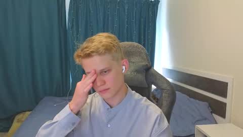 Snapshot of meow_mickey chatting on 16, 9, 2025 Mickey online show from 16, 9, 2025