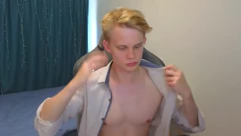 Snapshot of meow_mickey chatting on 16, 10, 2025 Mickey online show from 16, 10, 2025