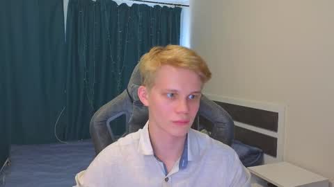 Snapshot of meow_mickey chatting on 23, 10, 2025 Mickey online show from 23, 10, 2025