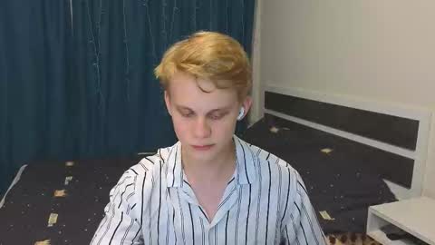 Snapshot of meow_mickey chatting on 31, 10, 2025 Mickey online show from 31, 10, 2025