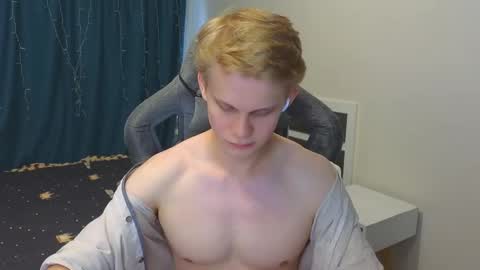 Snapshot of meow_mickey chatting on 1, 11, 2025 Mickey online show from 1, 11, 2025