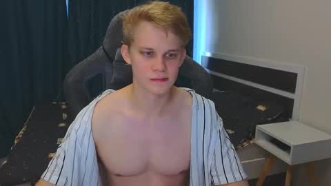 Snapshot of meow_mickey chatting on 3, 11, 2025 Mickey online show from 3, 11, 2025