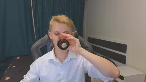 Snapshot of meow_mickey chatting on 15, 11, 2025 Mickey online show from 15, 11, 2025