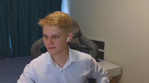 Snapshot of meow_mickey chatting on 26, 11, 2025 Mickey online show from 26, 11, 2025