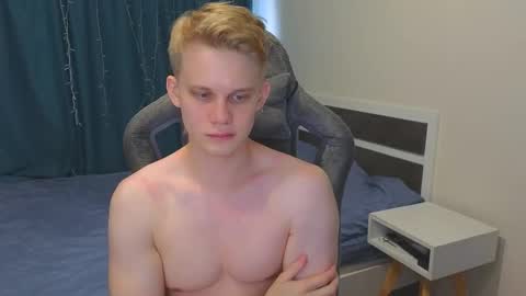 Snapshot of meow_mickey chatting on 27, 11, 2025 Mickey online show from 27, 11, 2025