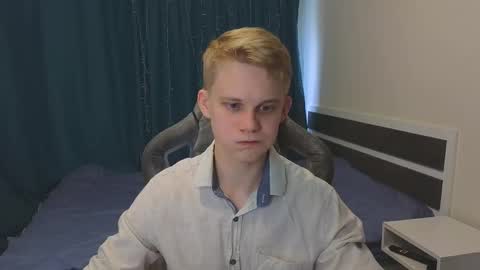 Snapshot of meow_mickey chatting on 28, 11, 2025 Mickey online show from 28, 11, 2025