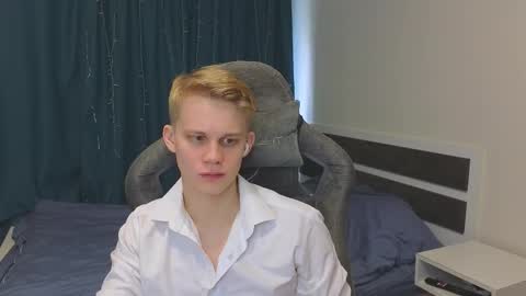 Snapshot of meow_mickey chatting on 29, 11, 2025 Mickey online show from 29, 11, 2025