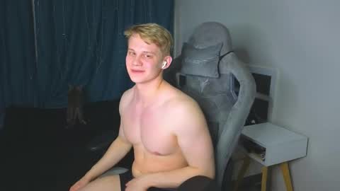 Snapshot of meow_mickey chatting on 4, 3, 2026 Mickey online show from 4, 3, 2026