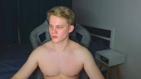 Snapshot of meow_mickey chatting on 5, 3, 2026 Mickey online show from 5, 3, 2026