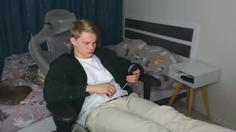 Snapshot of meow_mickey chatting on 6, 3, 2026 Mickey online show from 6, 3, 2026