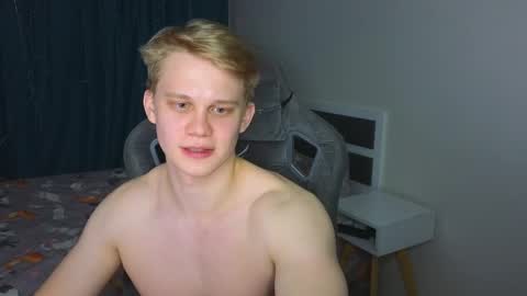 Snapshot of meow_mickey chatting on 8, 3, 2026 Mickey online show from 8, 3, 2026