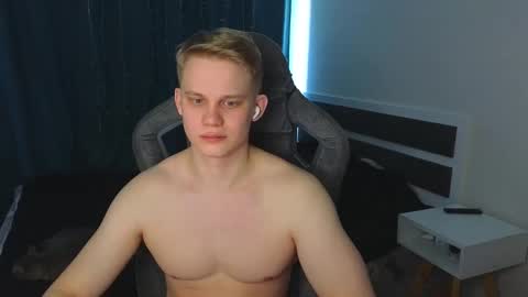 Snapshot of meow_mickey chatting on 10, 3, 2026 Mickey online show from 10, 3, 2026