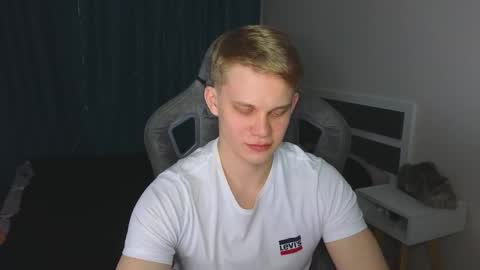 Snapshot of meow_mickey chatting on 10, 3, 2026 Mickey online show from 10, 3, 2026