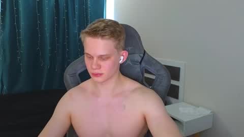 Snapshot of meow_mickey chatting on 19, 3, 2026 Mickey online show from 19, 3, 2026