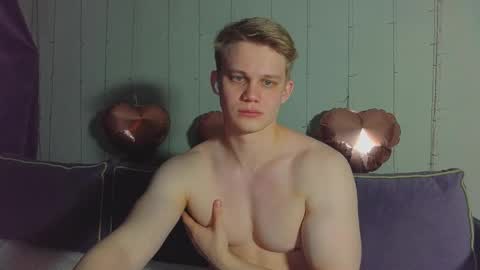 Snapshot of meow_mickey chatting on 6, 4, 2026 Mickey online show from 6, 4, 2026