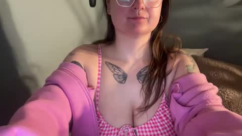 Snapshot of meowmaxx chatting on 10, 4, 2026 meowmaxx online show from 10, 4, 2026