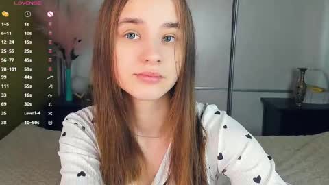 Snapshot of meoww_meows chatting on 7, 4, 2026 Julie online show from 7, 4, 2026