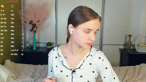 Snapshot of meoww_meows chatting on 16, 4, 2026 Julie online show from 16, 4, 2026