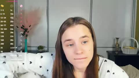 Snapshot of meoww_meows chatting on 22, 4, 2026 Julie online show from 22, 4, 2026