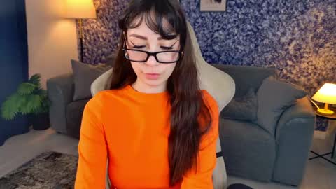Snapshot of meowwmurr chatting on 7, 5, 2026 Mia online show from 7, 5, 2026
