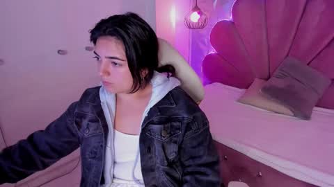 Snapshot of meraki_fraise chatting on 22, 2, 2025 online show from 22, 2, 2025