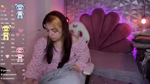 Snapshot of meraki_fraise chatting on 4, 3, 2025 online show from 4, 3, 2025