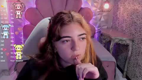 Snapshot of meraki_fraise chatting on 8, 3, 2025 online show from 8, 3, 2025