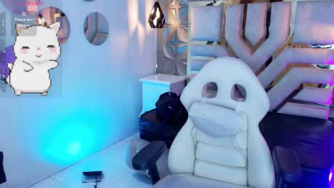 Snapshot of meraki_fraise chatting on 11, 9, 2025 online show from 11, 9, 2025