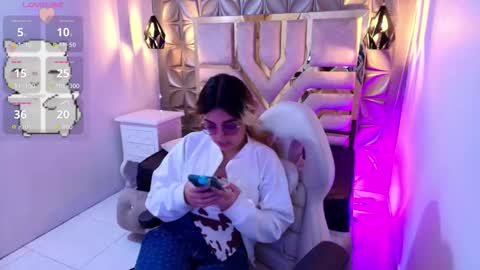 Snapshot of meraki_fraise chatting on 4, 10, 2025 online show from 4, 10, 2025