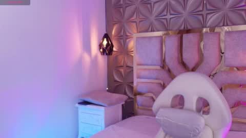 Snapshot of meraki_fraise chatting on 6, 10, 2025 online show from 6, 10, 2025