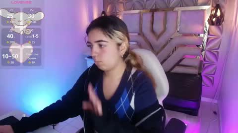 Snapshot of meraki_fraise chatting on 12, 10, 2025 online show from 12, 10, 2025