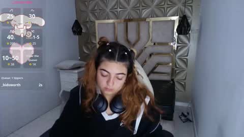 Snapshot of meraki_fraise chatting on 13, 10, 2025 online show from 13, 10, 2025