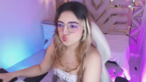 Snapshot of meraki_fraise chatting on 23, 10, 2025 online show from 23, 10, 2025