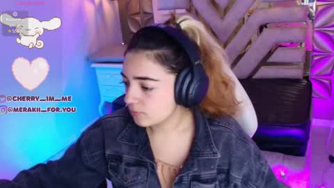 Snapshot of meraki_fraise chatting on 22, 11, 2025 online show from 22, 11, 2025