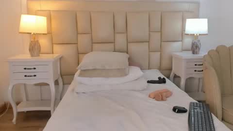   online show from 5, 12, 2024