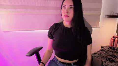 Snapshot of meredith_spencer chatting on 13, 4, 2026 meredith_spencer online show from 13, 4, 2026