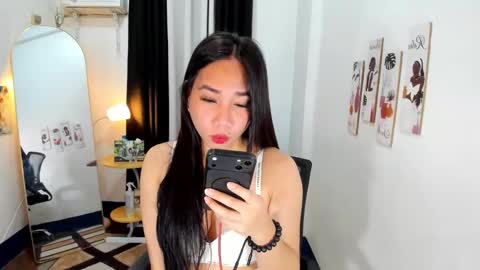 Snapshot of mereselaurelts chatting on 22, 4, 2026 MereseLaurelTS online show from 22, 4, 2026