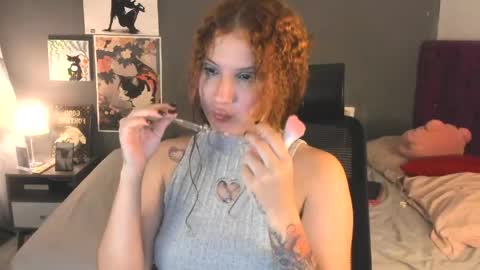 laura 3 i am independent model online show from 13, 5, 2026